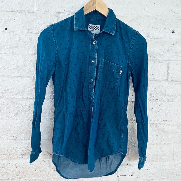 Vans Denim Polka Dot Denim top
Button Down
sizeXS blue - Picture 7 of 7